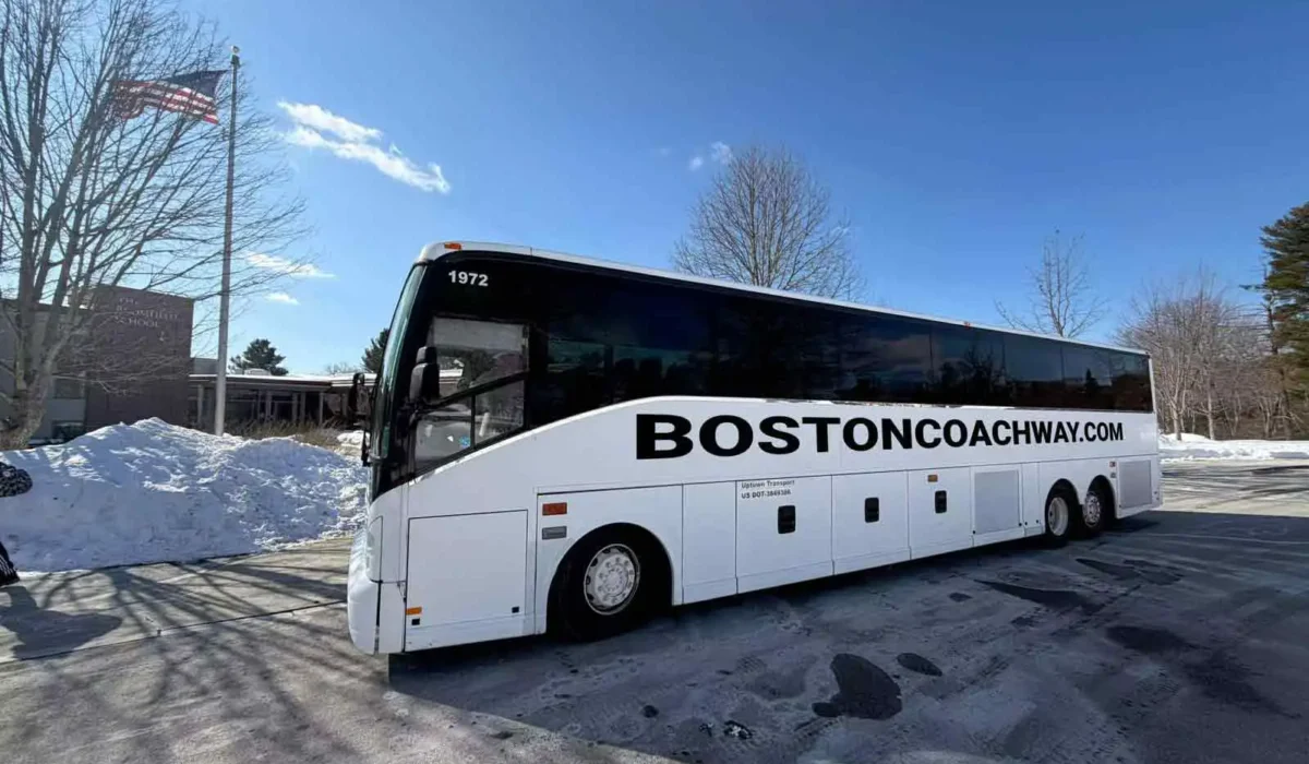 56 Passenger Large Coach Bus
